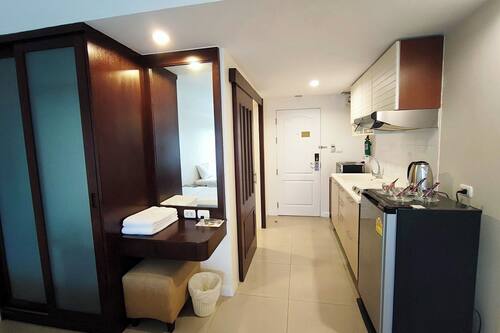 Desk, free WiFi, bed sheets