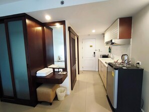 Studio Connecting Room