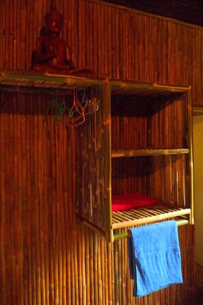 Individually decorated, individually furnished, cots/infant beds - Paradise Eco Resort Siem Reap (Siem Reap)