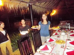Family dining - Paradise Eco Resort Siem Reap (Siem Reap)