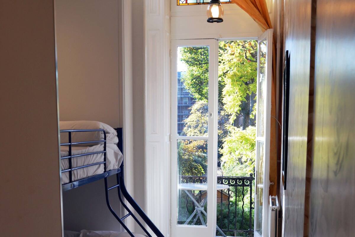 Bed in 6-bed dormitory, Shared bathroom | 免费 WiFi