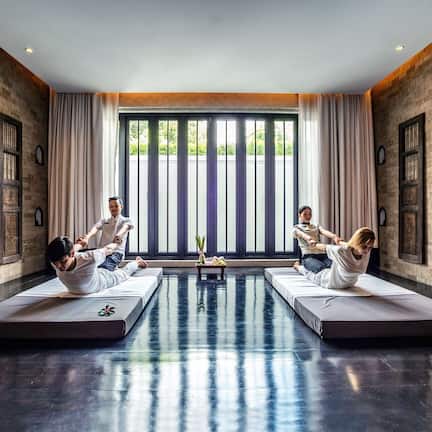 Couples treatment rooms, sauna, steam room, body treatments