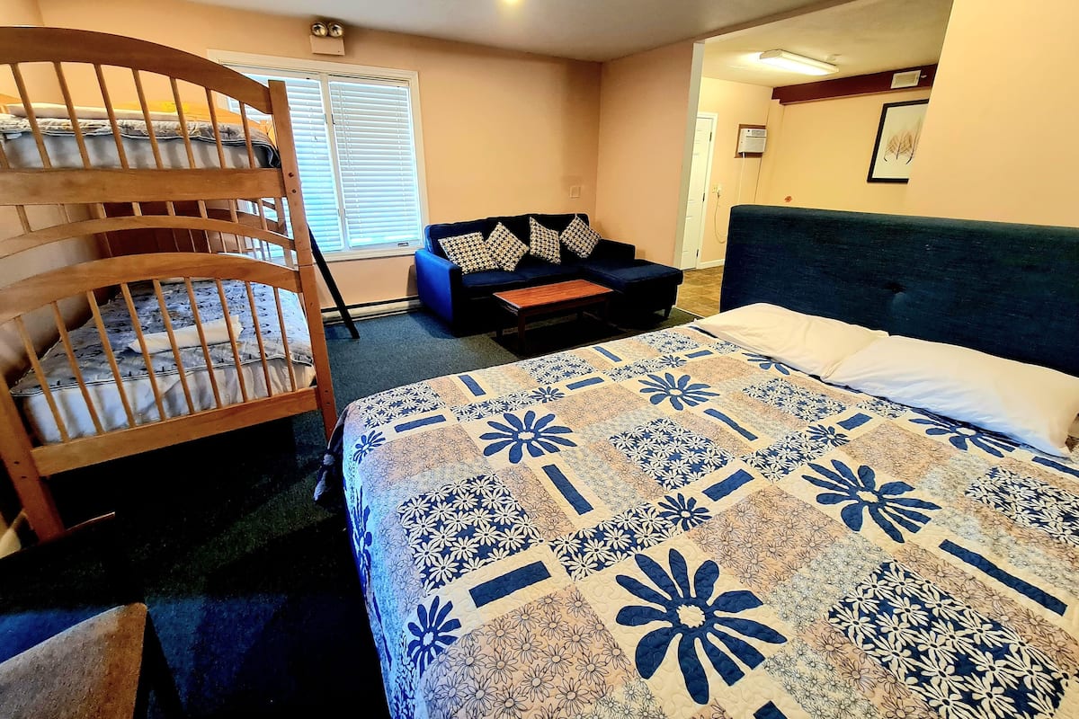 Apartemen, 1 kamar tidur, dapur | 1 kamar tidur, meja kerja, Wi-Fi gratis, dan seprai linen