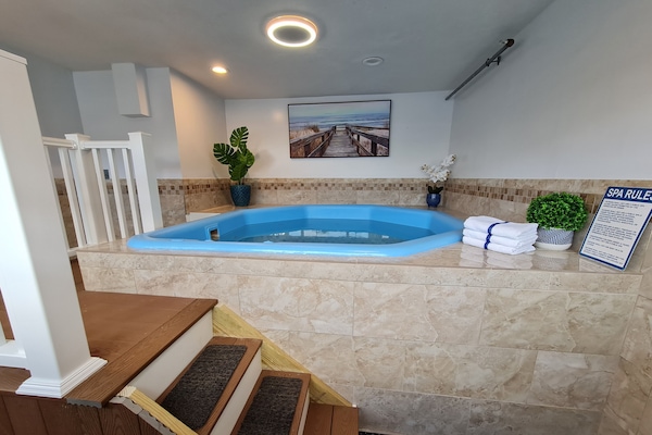 Indoor spa tub