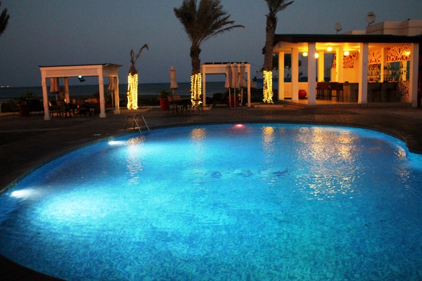 Poolside bar