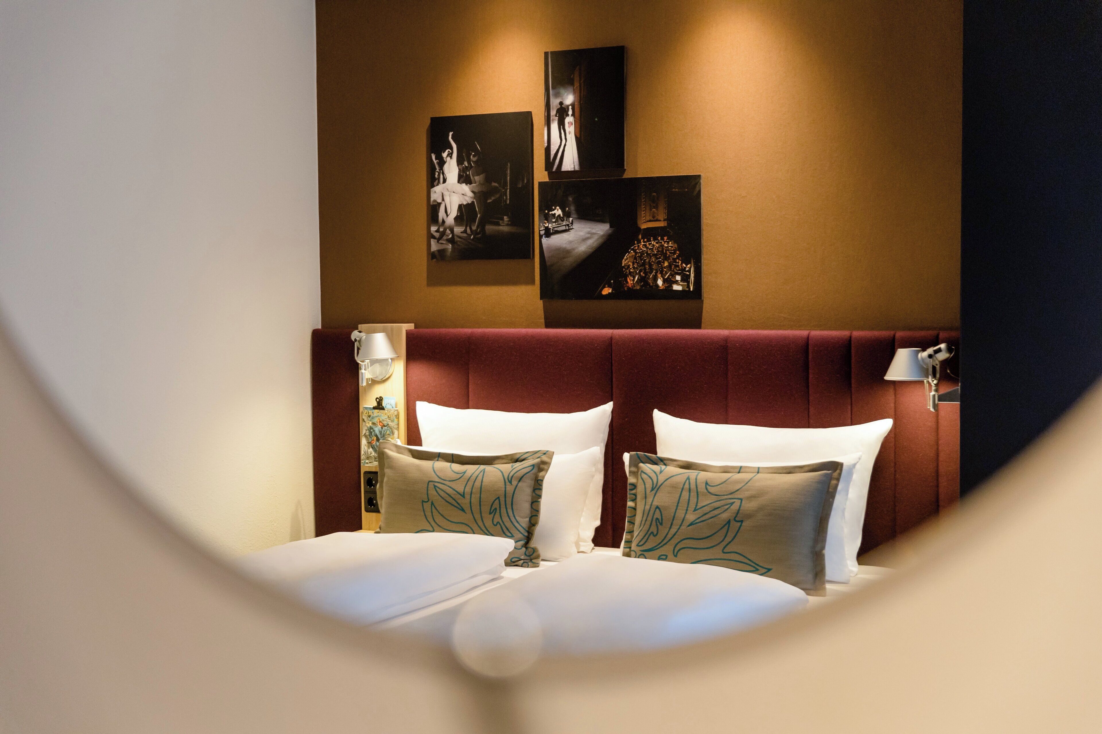 in-room safe, desk, soundproofing, free wifi