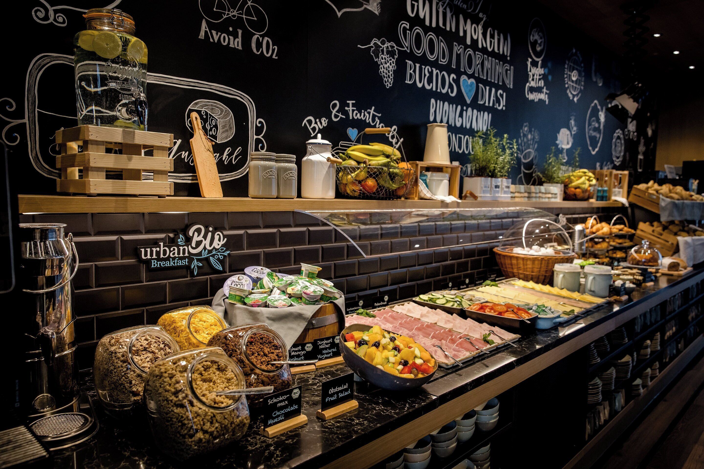 daily buffet breakfast for a fee