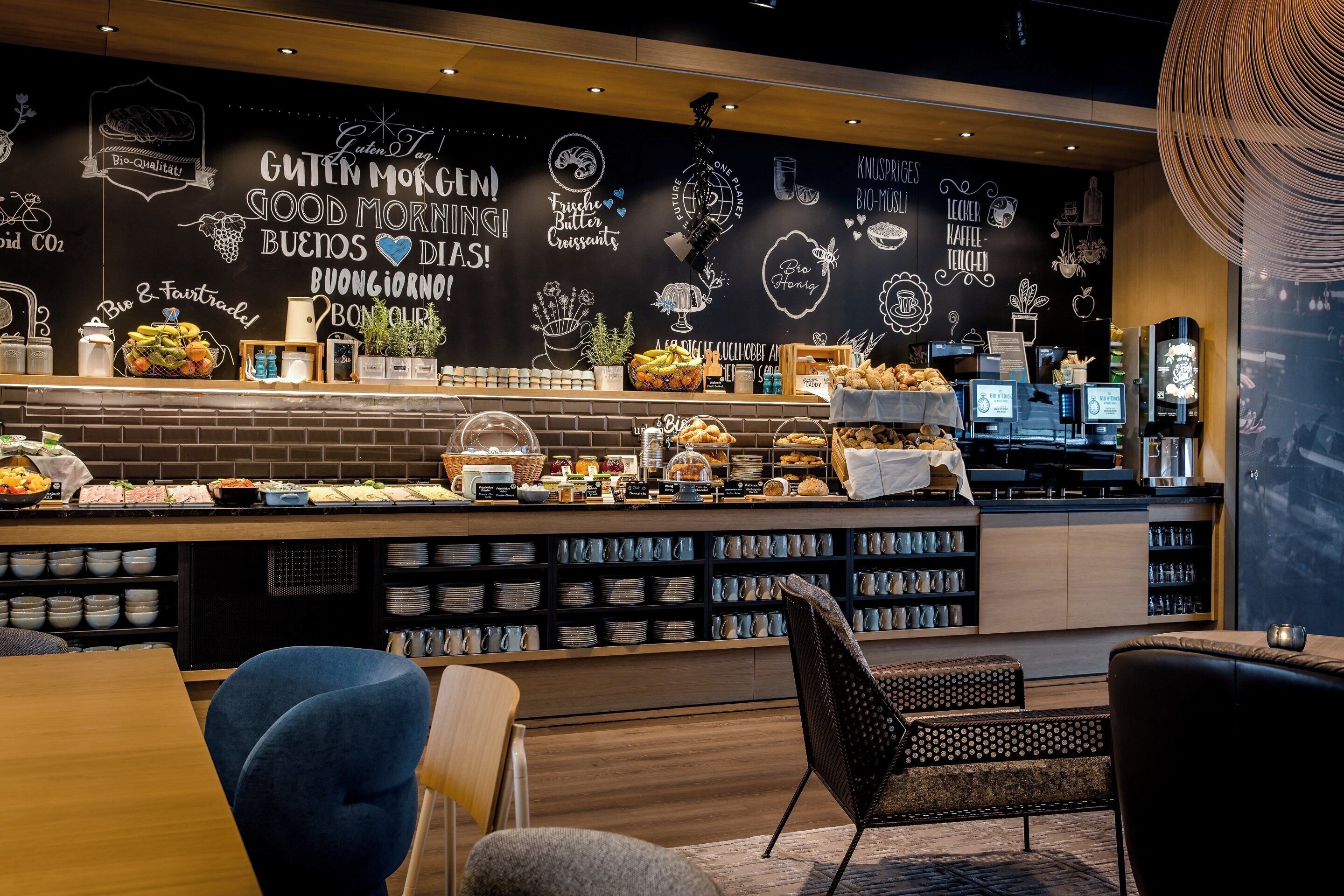 daily buffet breakfast for a fee