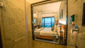 Habitación Deluxe | Baño | Amenidades de baño gratuitas, secadora de cabello, toallas 