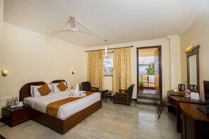 Literie de qualité supérieure, coffres-forts dans les chambres, bureau