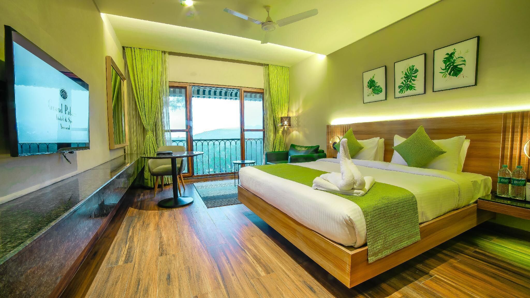 Deluxe Room | Premium bedding, in-room safe, desk, WiFi