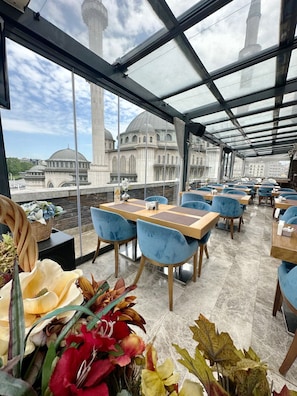 Terrace/patio - Taksim Line Hotel (Istanbul)