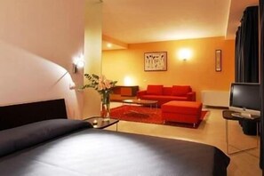 Egyptian cotton sheets, Select Comfort beds, in-room safe - Hotel Rosso Frizzante (Bomporto)