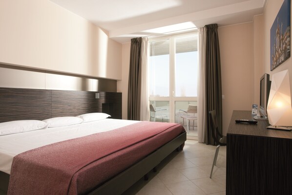 Egyptian cotton sheets, Select Comfort beds, in-room safe - Hotel Rosso Frizzante (Bomporto)