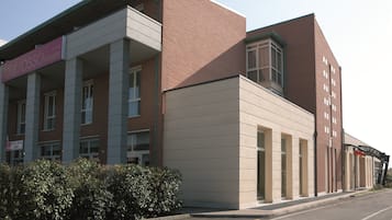 Mặt tiền nơi lưu trú