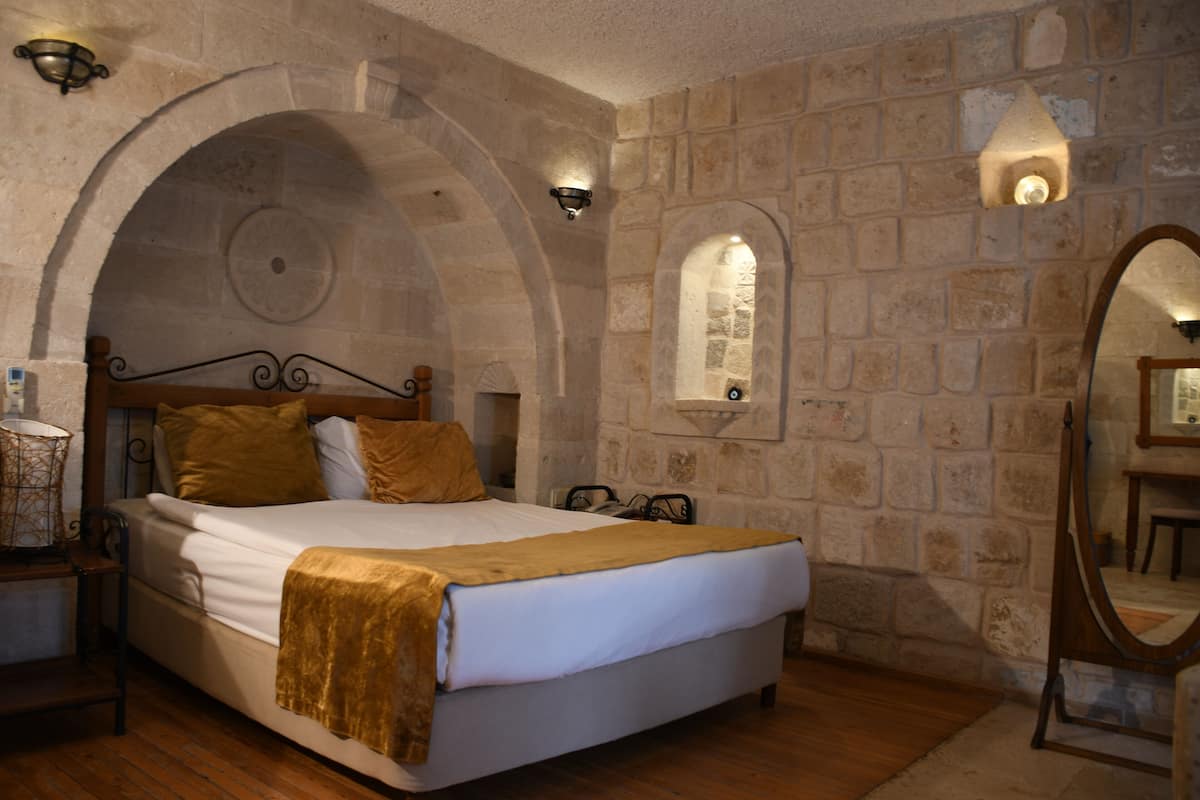 Superior Double Room | Down comforters, pillowtop beds, in-room safe, blackout drapes