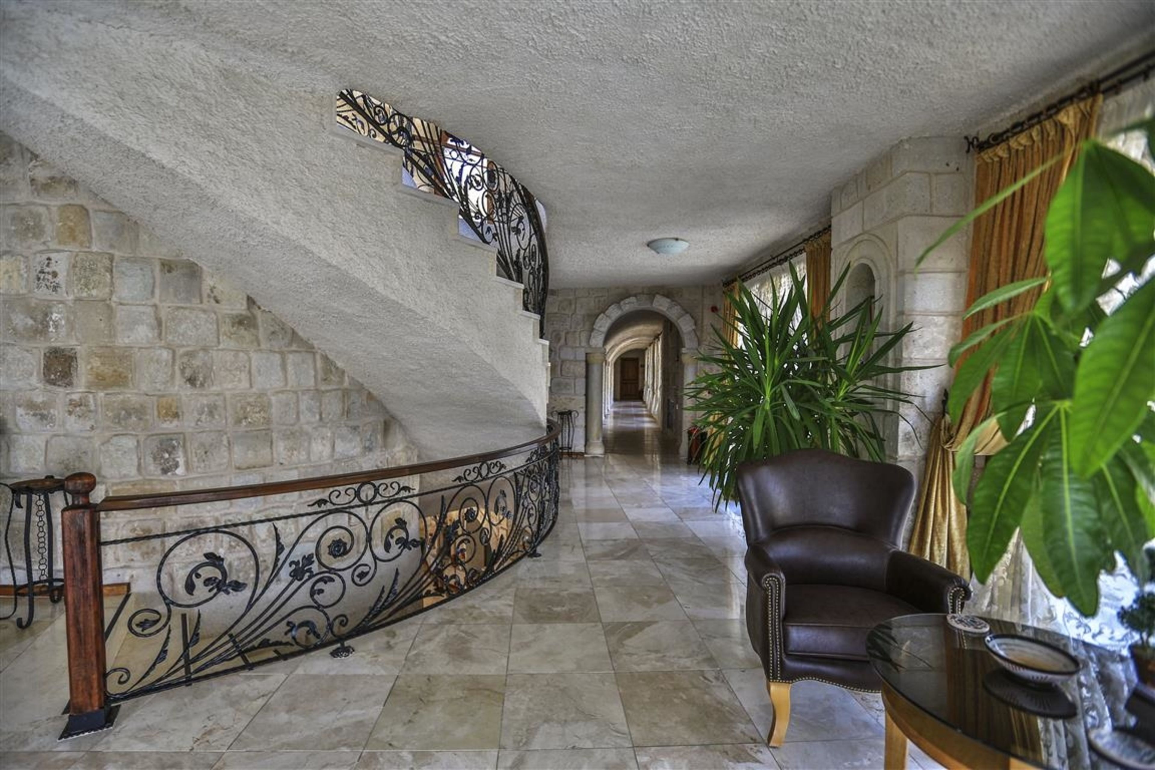 Coin salon dans le hall