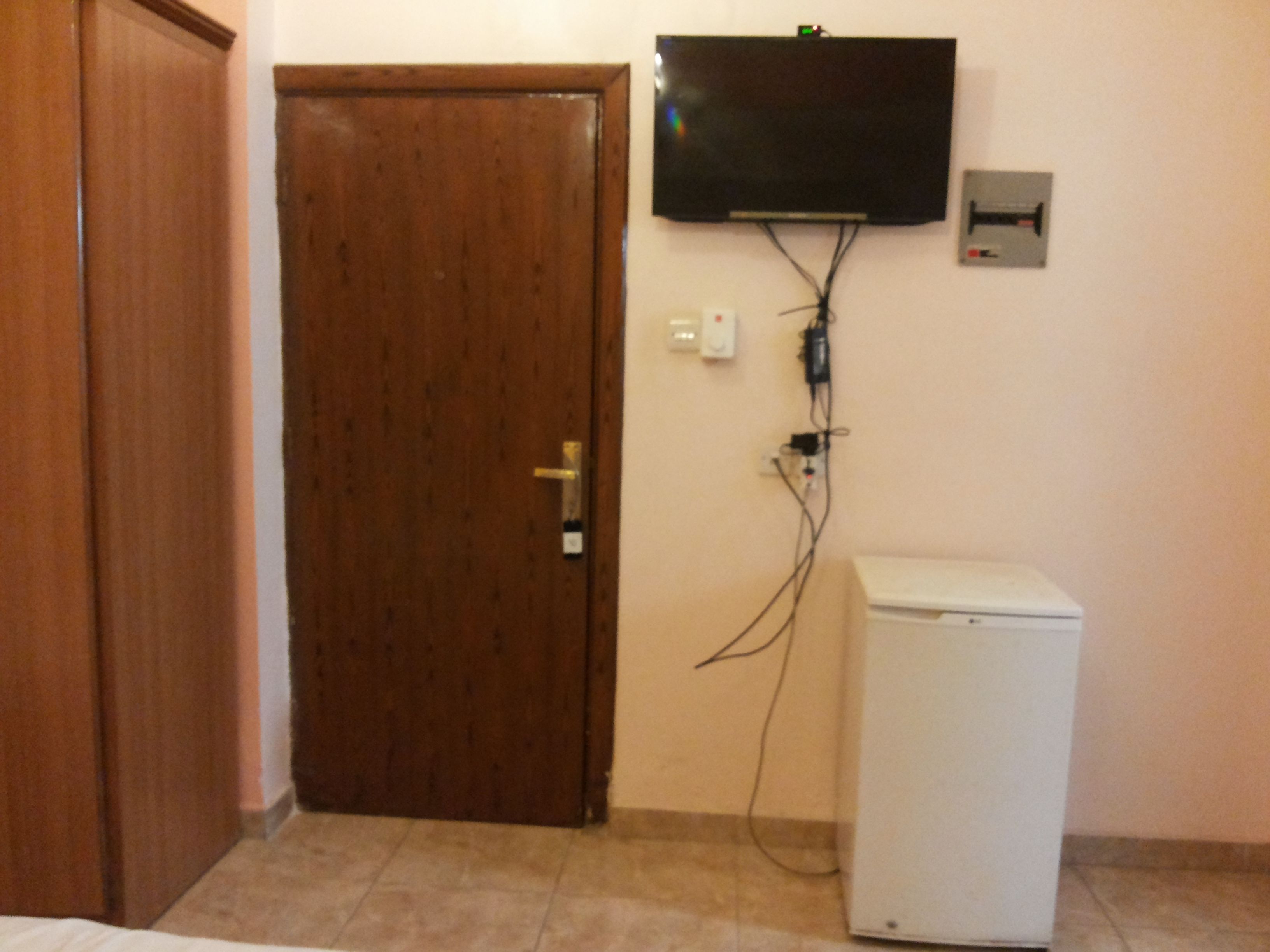 standard room, 2 single beds, ground floor | mini fridge