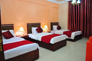 Suite, 2 habitaciones | Escritorio, wifi gratis y ropa de cama