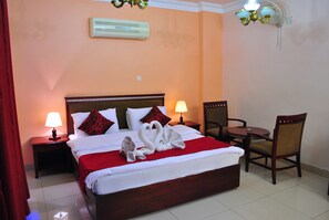 Bureau, Wi-Fi gratuit, draps fournis