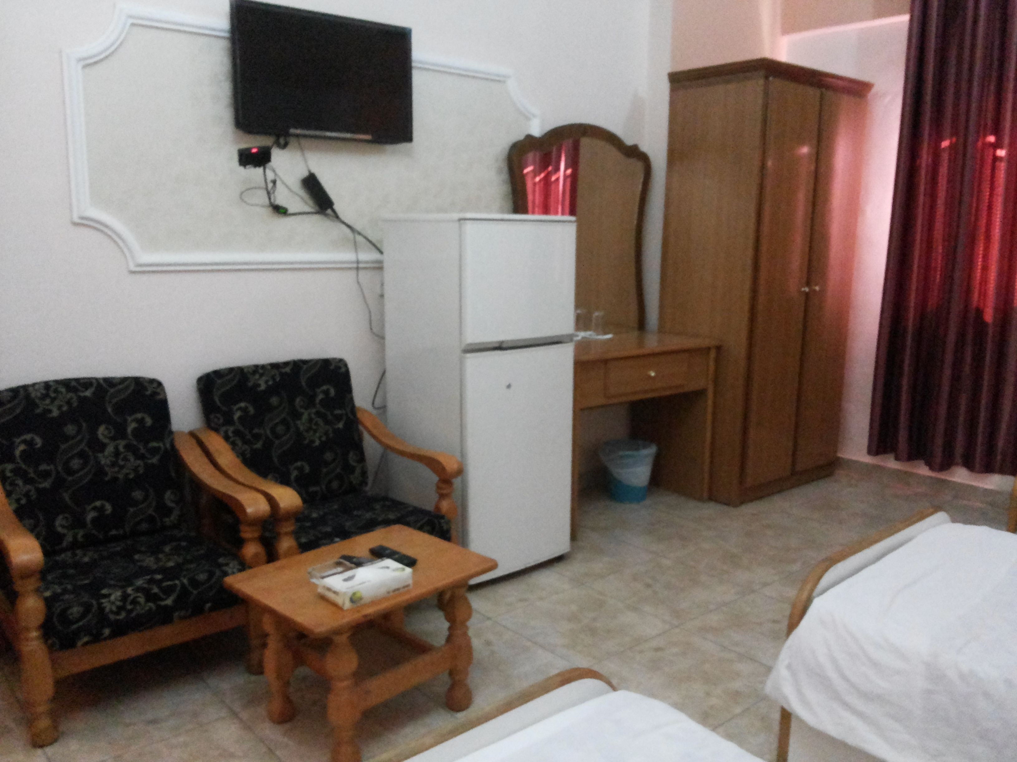 standard triple room, ground floor | desk, free wifi, bed sheets