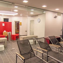 Behandlungsräume für Paare, Sauna, Whirlpool, Dampfbad