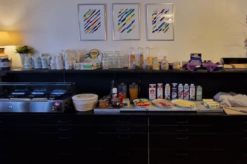 Colazione a buffet inclusa, servita tutte le mattine