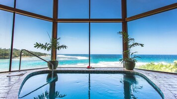 双人护理室、桑拿、热水浴缸、身体护理、芳香疗法、热石按摩