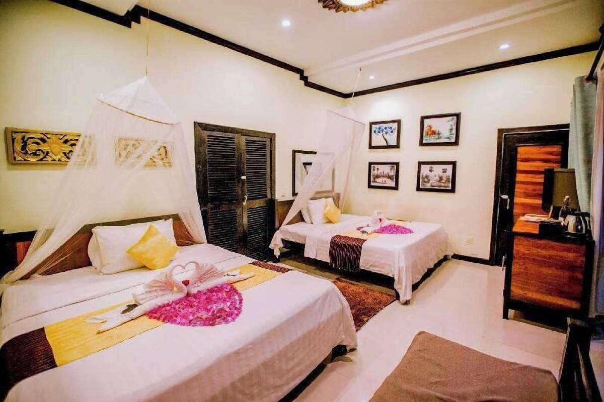 Premium bedding, Select Comfort beds, minibar, in-room safe