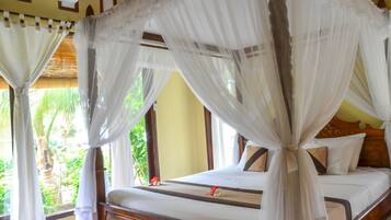 Standard Room | Premium bedding, in-room safe, desk, rollaway beds