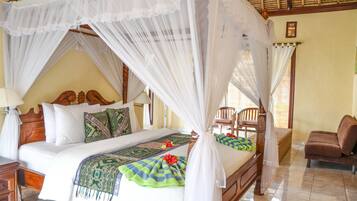 Literie de qualité supérieure, coffres-forts dans les chambres, bureau