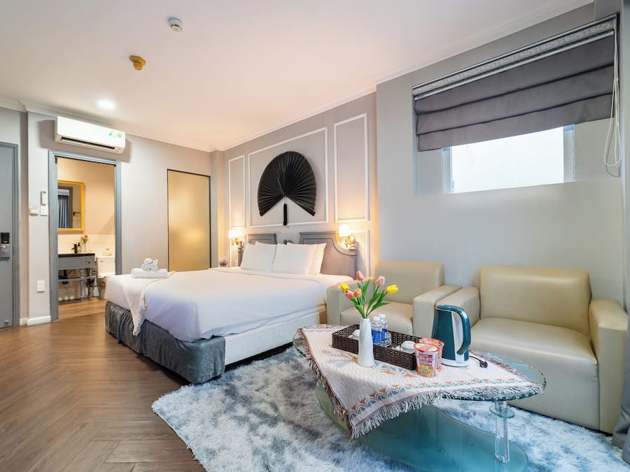 Quarto (Suite) | Frigobar, escrivaninha, quartos à prova de som, Wi-Fi de cortesia