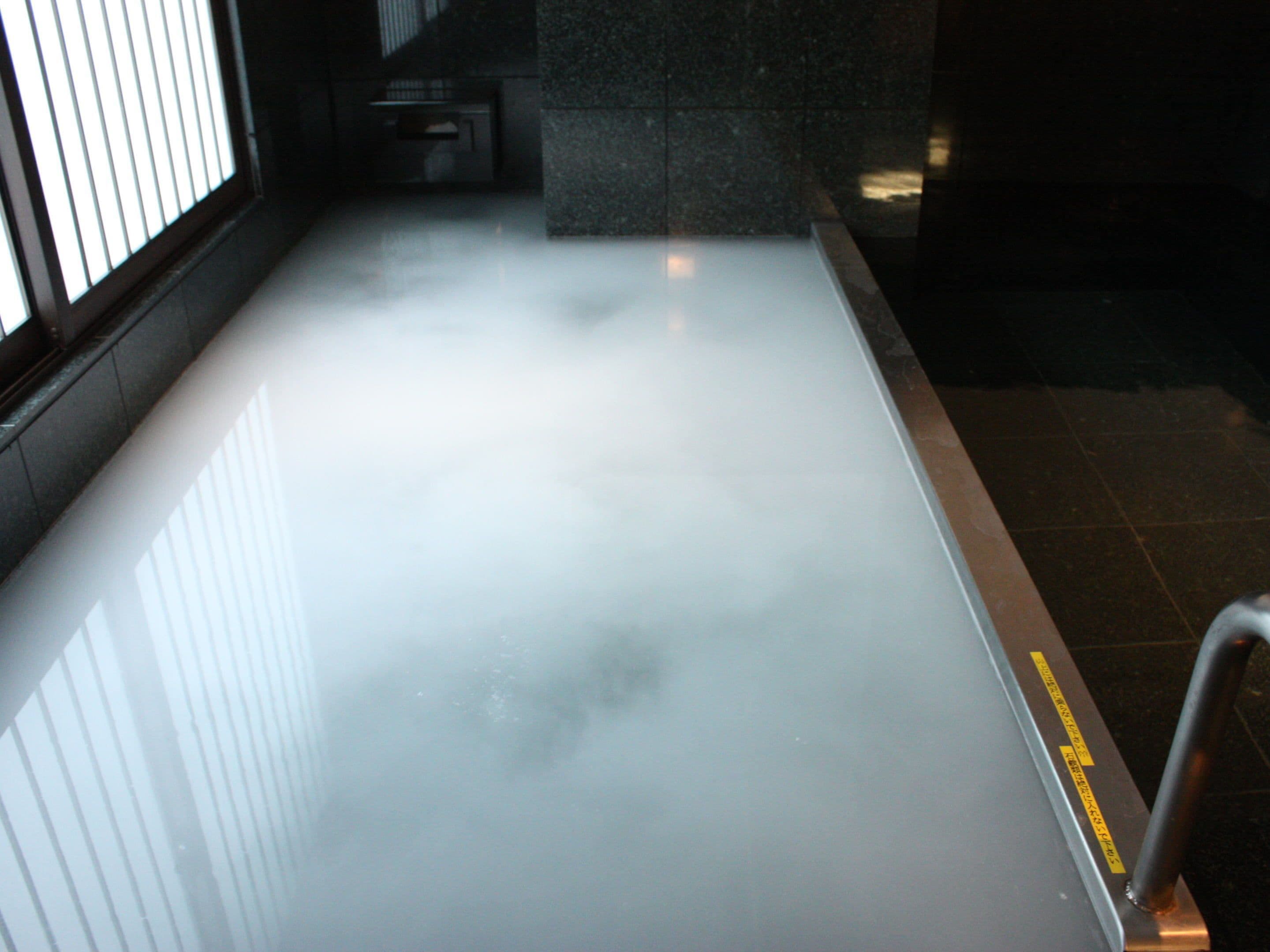Indoor spa tub