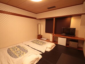 Comfort Room, Non Smoking | Down comforters, in-room safe, desk, blackout drapes - Satomo Ryokan (Kyoto)