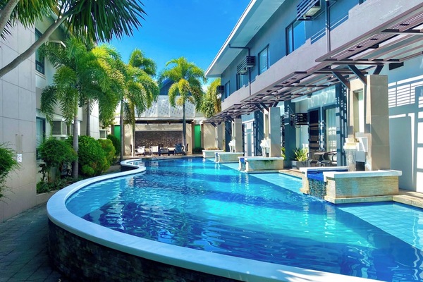 Outdoor pool, sun loungers
