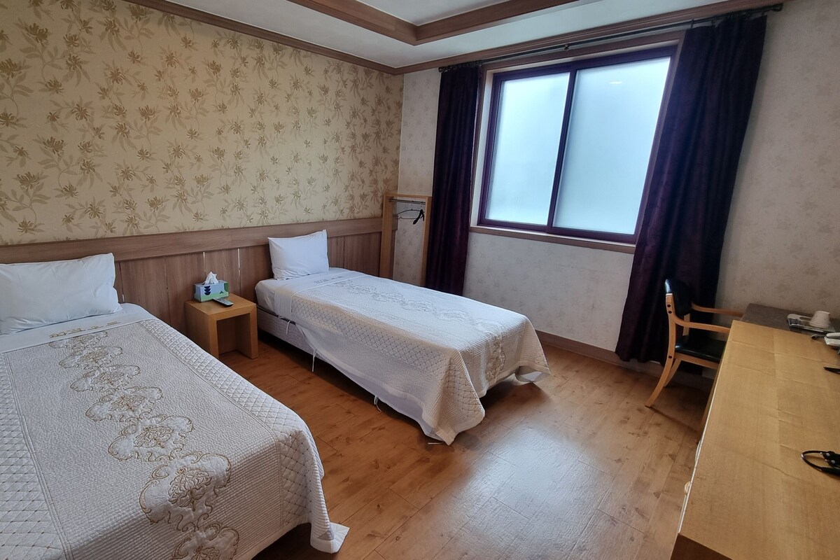 Chambre Deluxe avec lits jumeaux (for 2 persons)