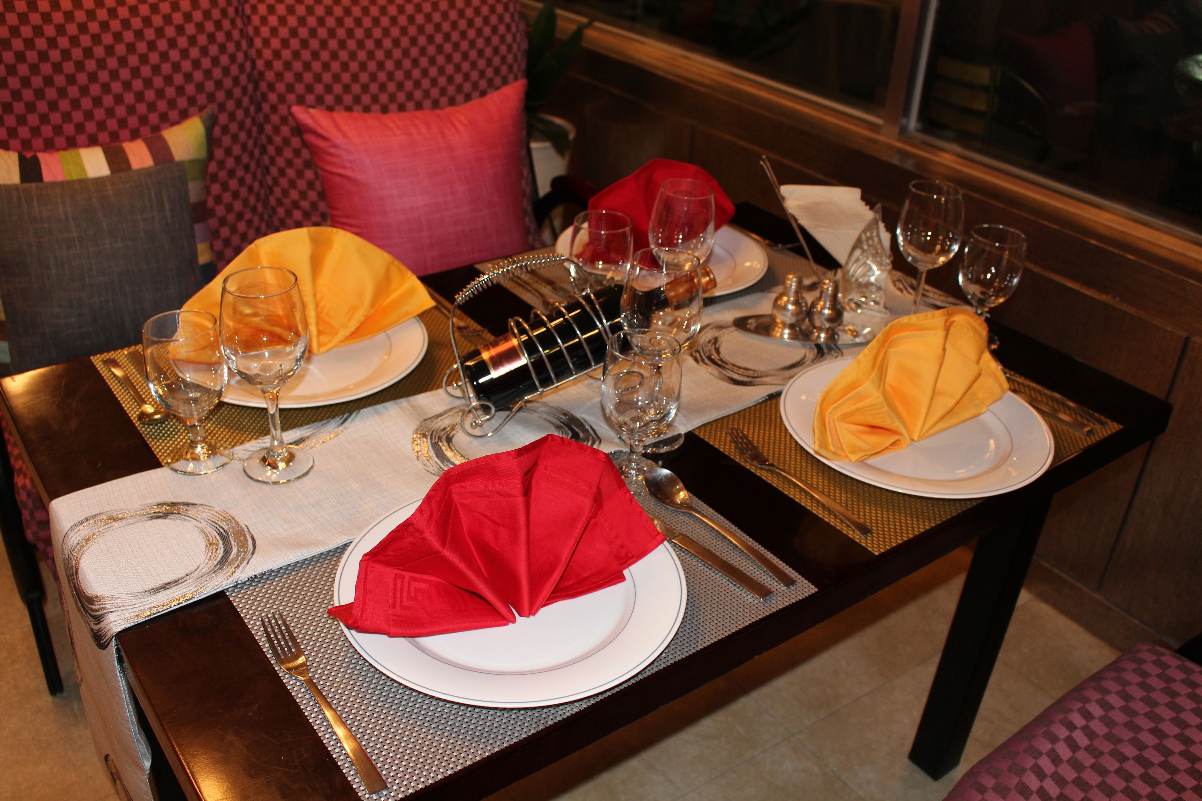 breakfast served, al fresco dining