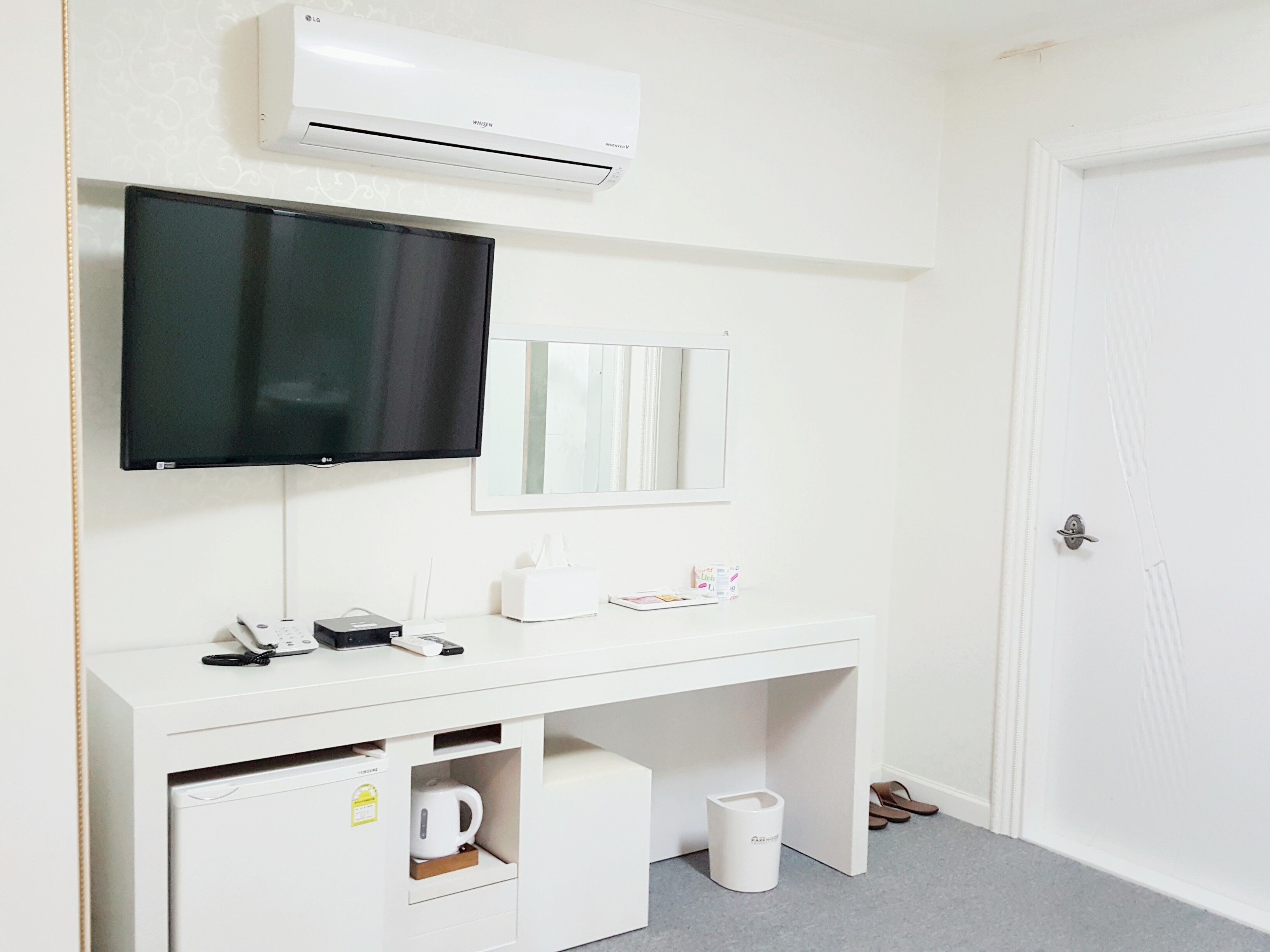 royal double room | premium bedding, individually furnished, desk, iron/ironing board