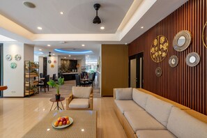 Lounge - Everyday Hotel Kuta Central (Kuta)