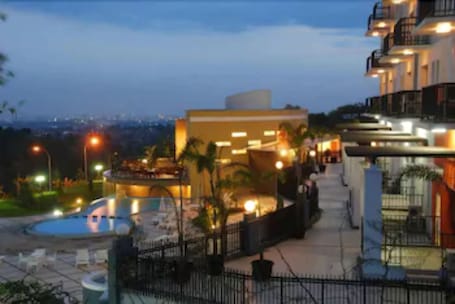 Property grounds. Marbella Suites Bandung