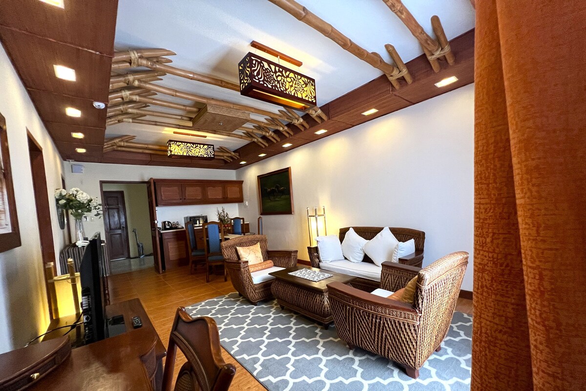 Suite presidencial, 1 cama de matrimonio grande | Caja fuerte, wifi gratis, ropa de cama