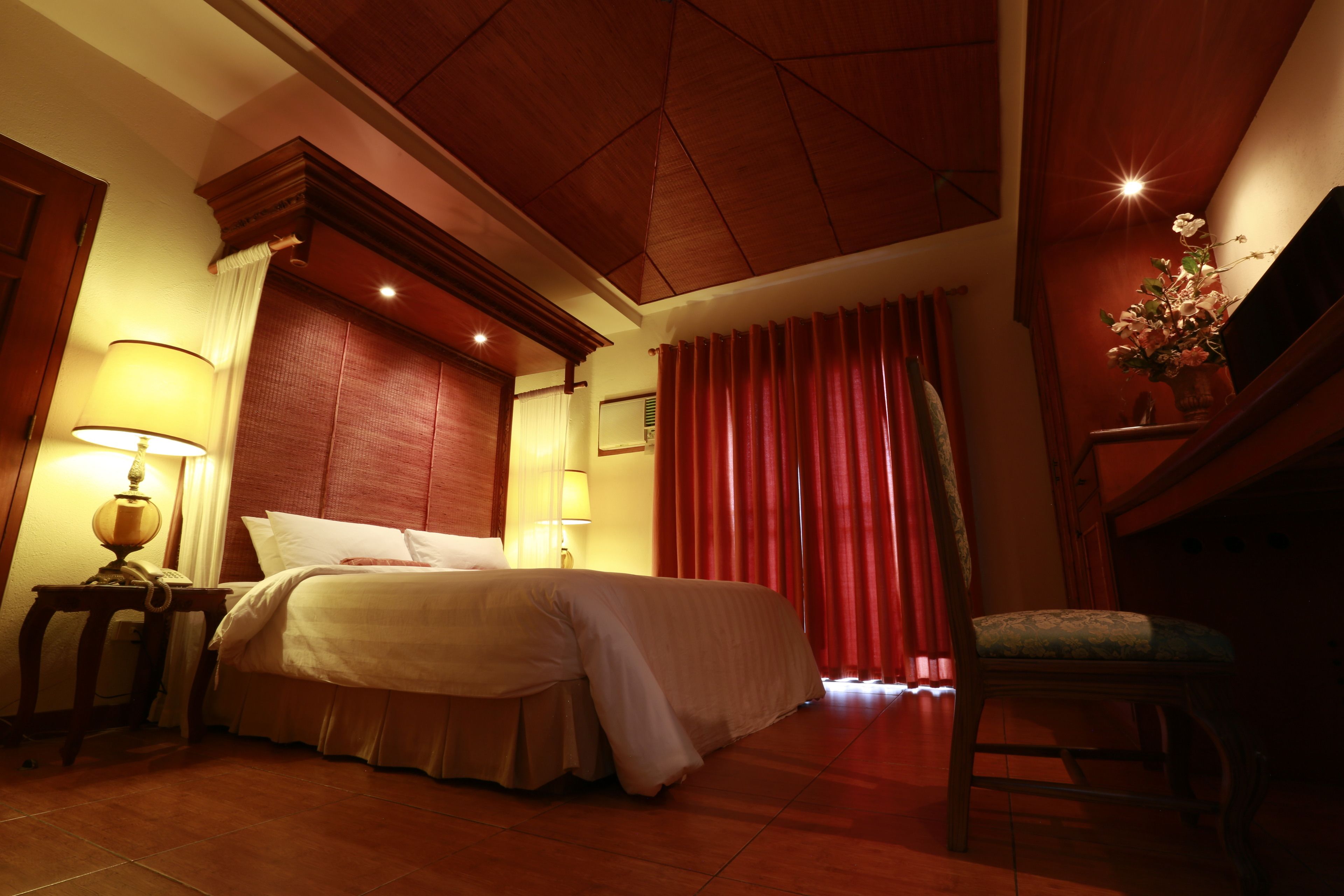 presidential suite, 1 king bed | 1 bedroom, in-room safe, free wifi, bed sheets