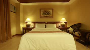 In-room safe, free WiFi, bed sheets