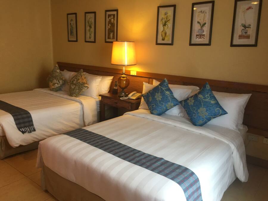 Executive Suite | In-room safe, free WiFi, bed sheets
