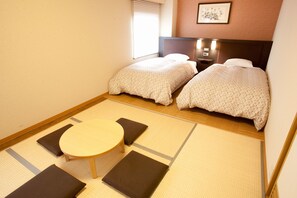 Down duvets, desk, free WiFi, bed sheets
