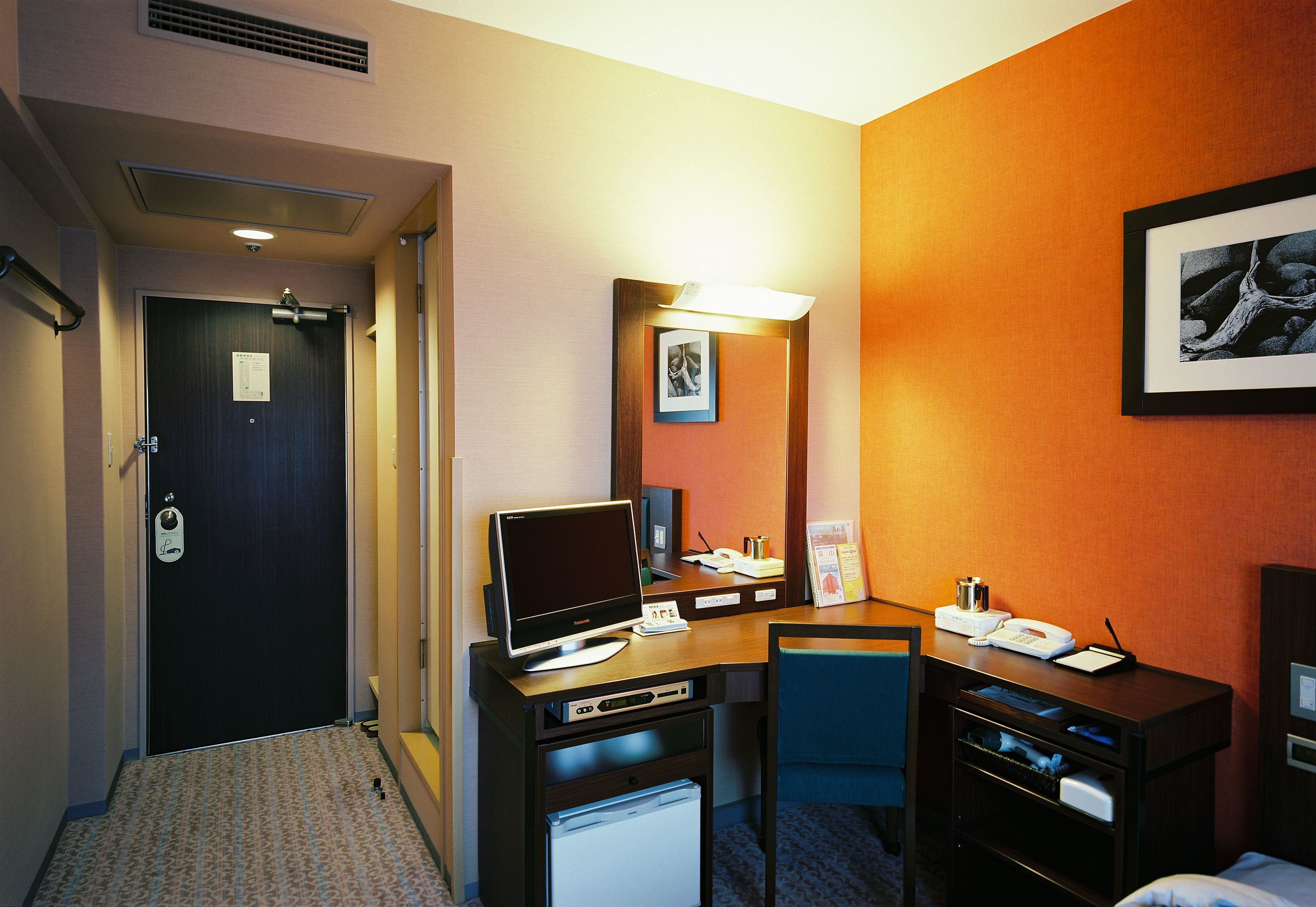 down duvets, desk, free wifi, bed sheets