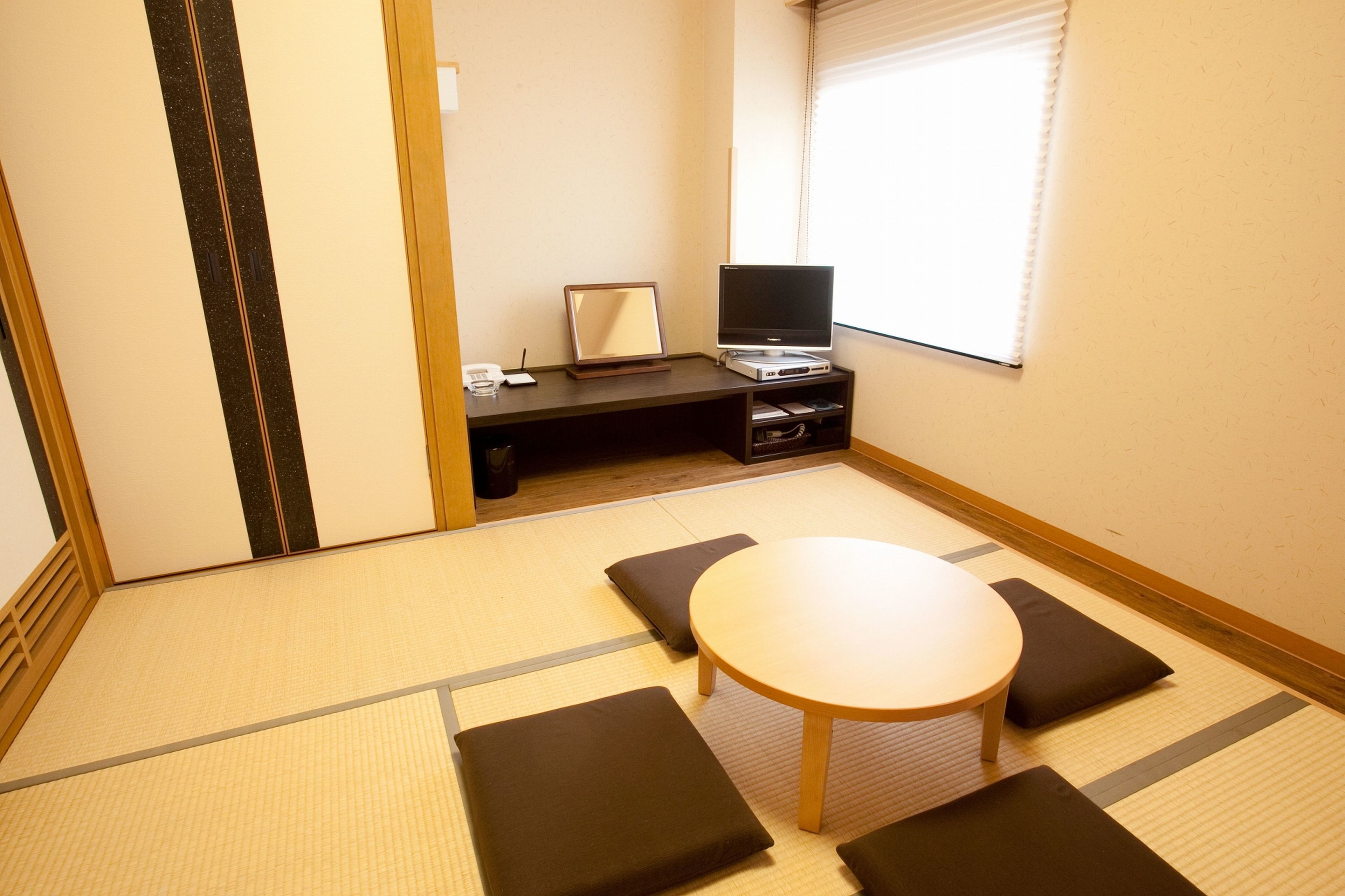 down duvets, desk, free wifi, bed sheets