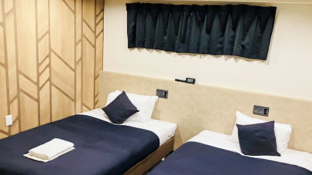 Desk, blackout curtains, free WiFi, individually decorated - Hotel Livemax Nippori, Tokyo (Tokyo)