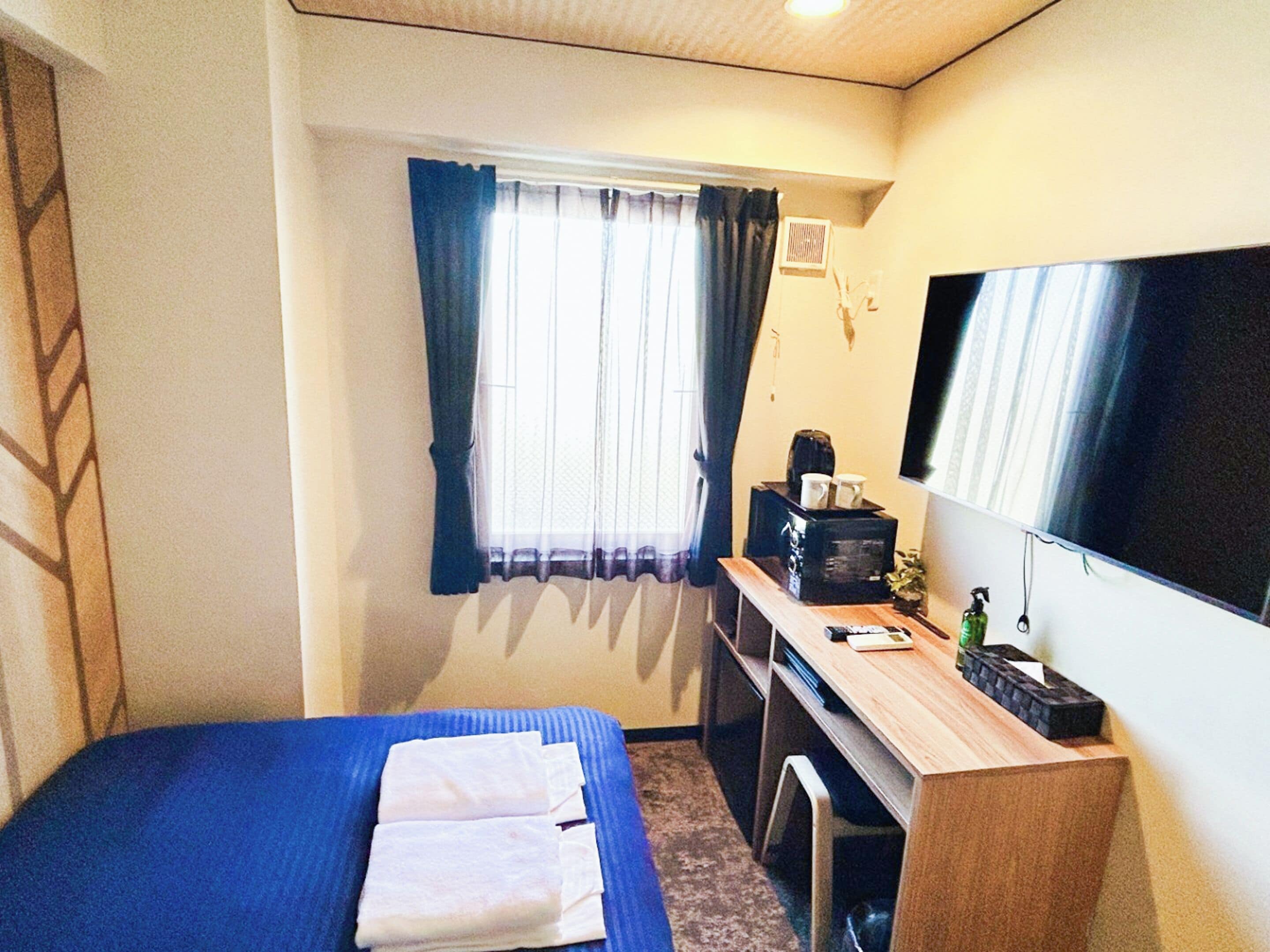 Individually decorated, desk, blackout curtains, free WiFi