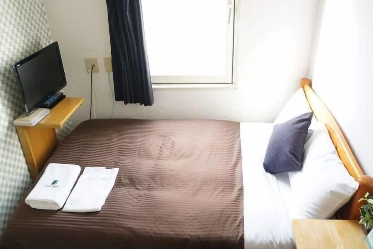 Individually decorated, desk, blackout curtains, free WiFi